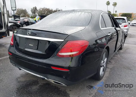 2017 Mercedes-Benz E 300 из США, поврежденный, VIN WDDZF4JBXHA134894